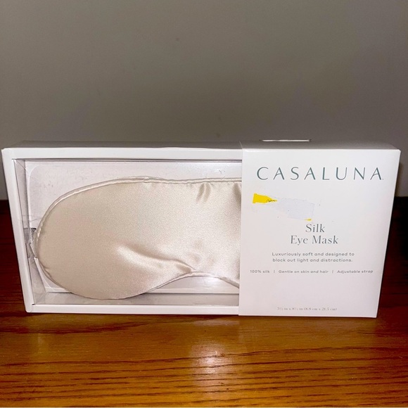 Casaluna Luxurious Silk Eye Mask in Cream - Picture 1 of 2